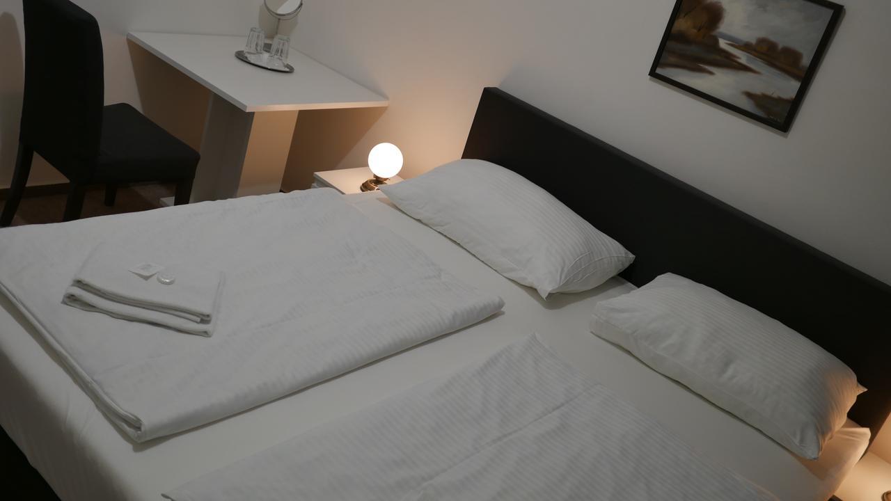 Hotel Bily Konicek Trebon Luaran gambar