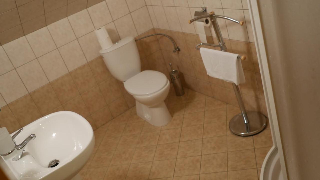 Hotel Bily Konicek Trebon Luaran gambar